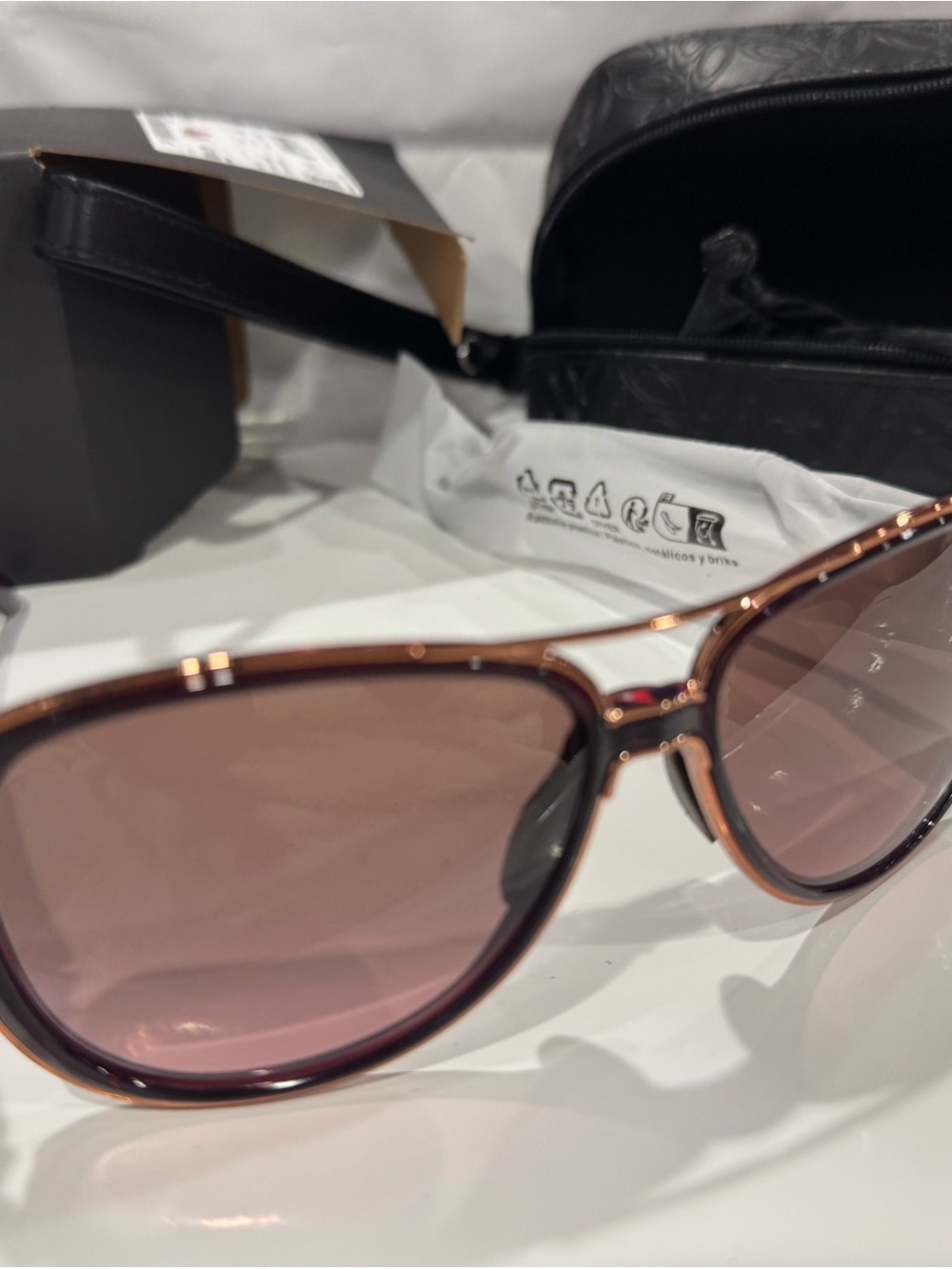 Oakley Split Time Sunglasses - Rose Frame with Pink-Brown Lenses - Picture 3 of 4